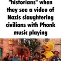 Tradução:"historiadores de guerra" de 14 anos vendo um massacre cometido pelos nazi com uma musica de fundo