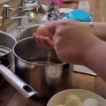 Efficiently peeling eggs