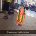 Levaram o cachorro quente dele!