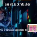 Contexto: Jack Stauber es un músico con videos hechos en paint en los que a veces pone un mensaje implícito, por lo cual sus fans lo tratan de buscar donde sea. (PD: se que me quedó horrible)