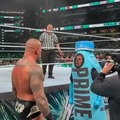 Randy Orton haciendo un RKO a IShowspeed