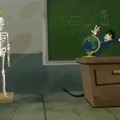 mestre linguiça dançando com esqueleto