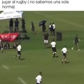 En el recreo jugando al rugby