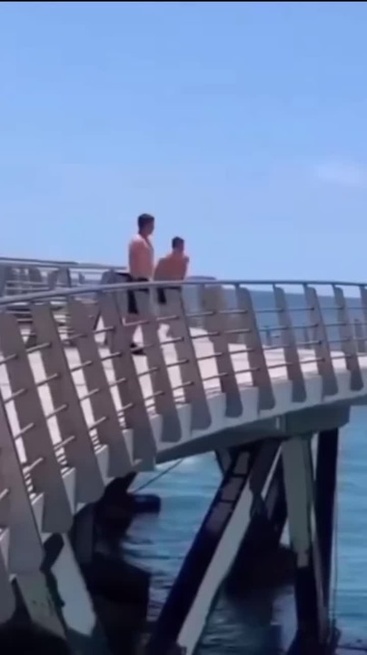 AC/DC - Hells Bells - Meme subido por Sr.Escopetas :) Memedroid