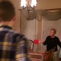 Gran jugadora de pin pong la abuela