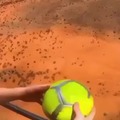 Agarrando una pelota tirada desde un helicoptero